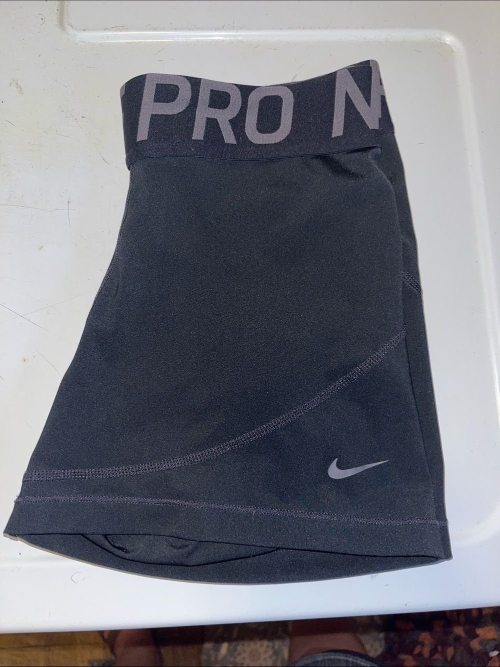 NWOT Women’s Nike pro shorts DRI FIT